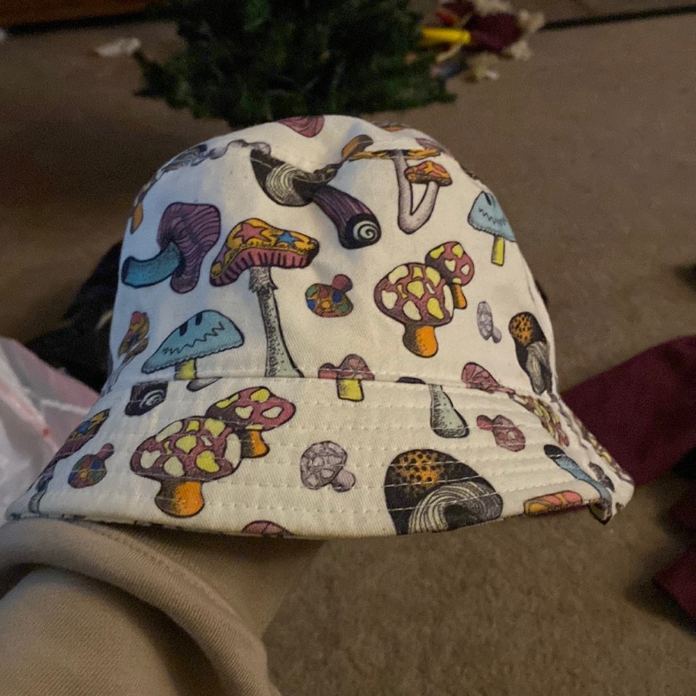 Hot Topic MushShroom Bucket Hat